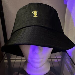 Green Peace Sign Alien Bucket Hat Black One Size